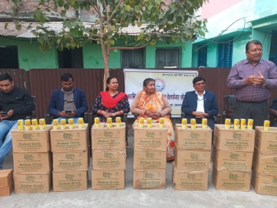 शिव गोयलको २६ औ वैवाहिक गाँठका अवसरमा बीरगञ्ज कारागारका कैदीबन्दीहरुलाई बदामको जुस वितरण 